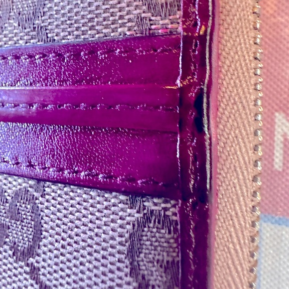 Guc gucci zip around wallet does have some call outs see pics - Picture 6 of 12